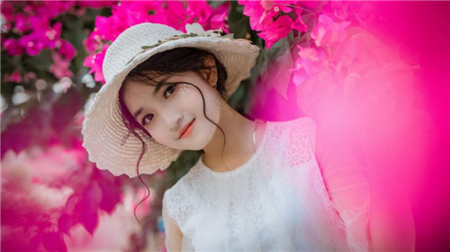 Nữ phát thanh viên Hàn Quốc Park Ni Mark đã biết đến nó, một ứng dụng sản xuất video phụ đề thực tế.